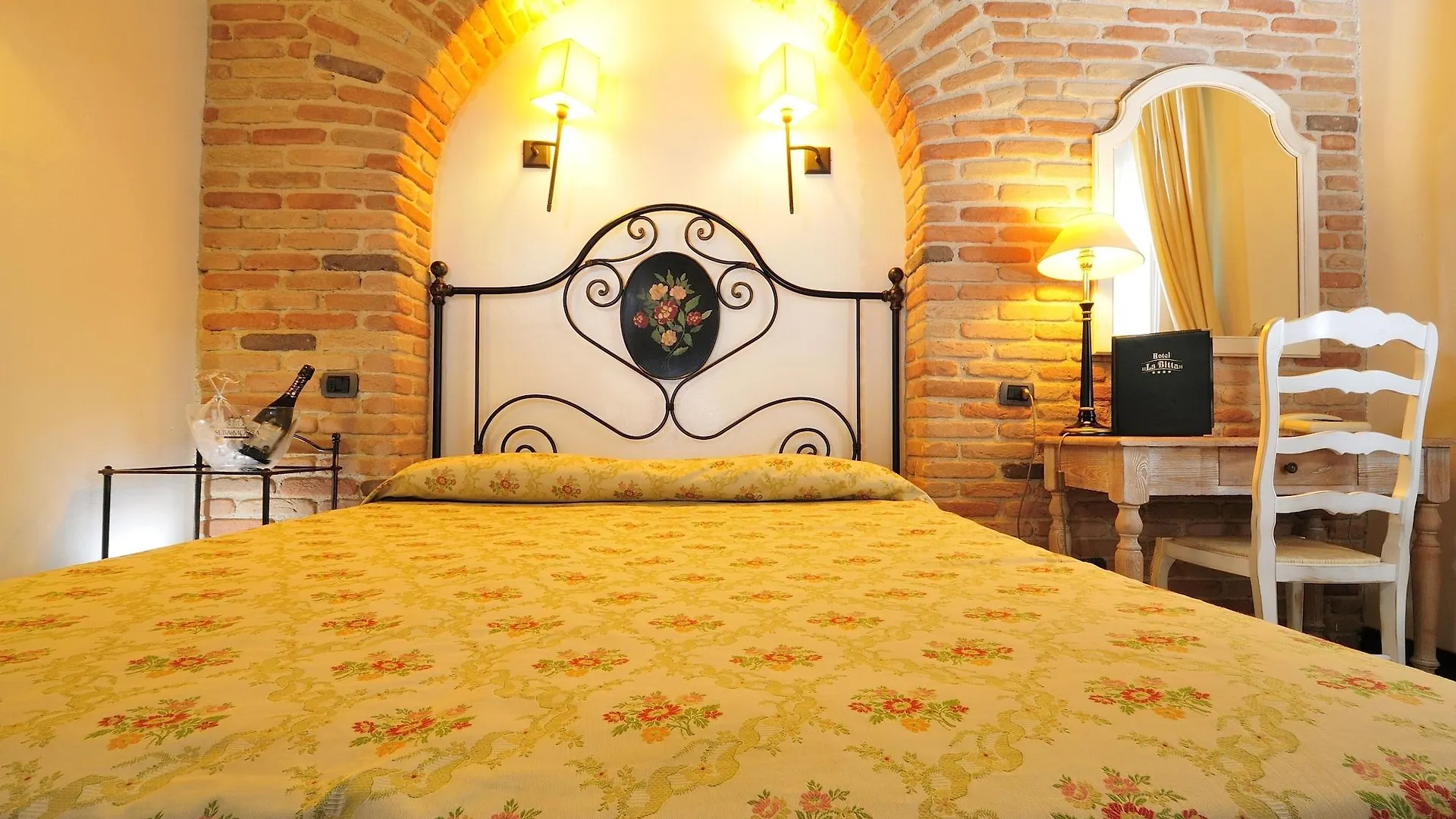 Hotel La Bitta - Bovis Hotels Арбатакс 4*,  Италия